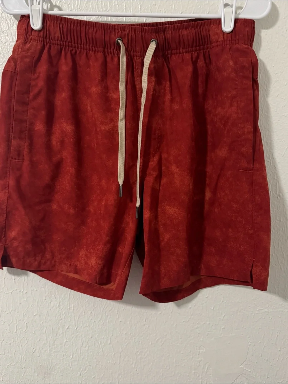 Right Of Way R.O.W. Men’s Medium Casual Athletic Shorts 6” Red Marble EUC - Picture 2 of 9